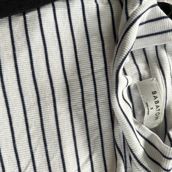 Batch of aritzia tshirts and tops-7 all together!! - Picture 5 of 8